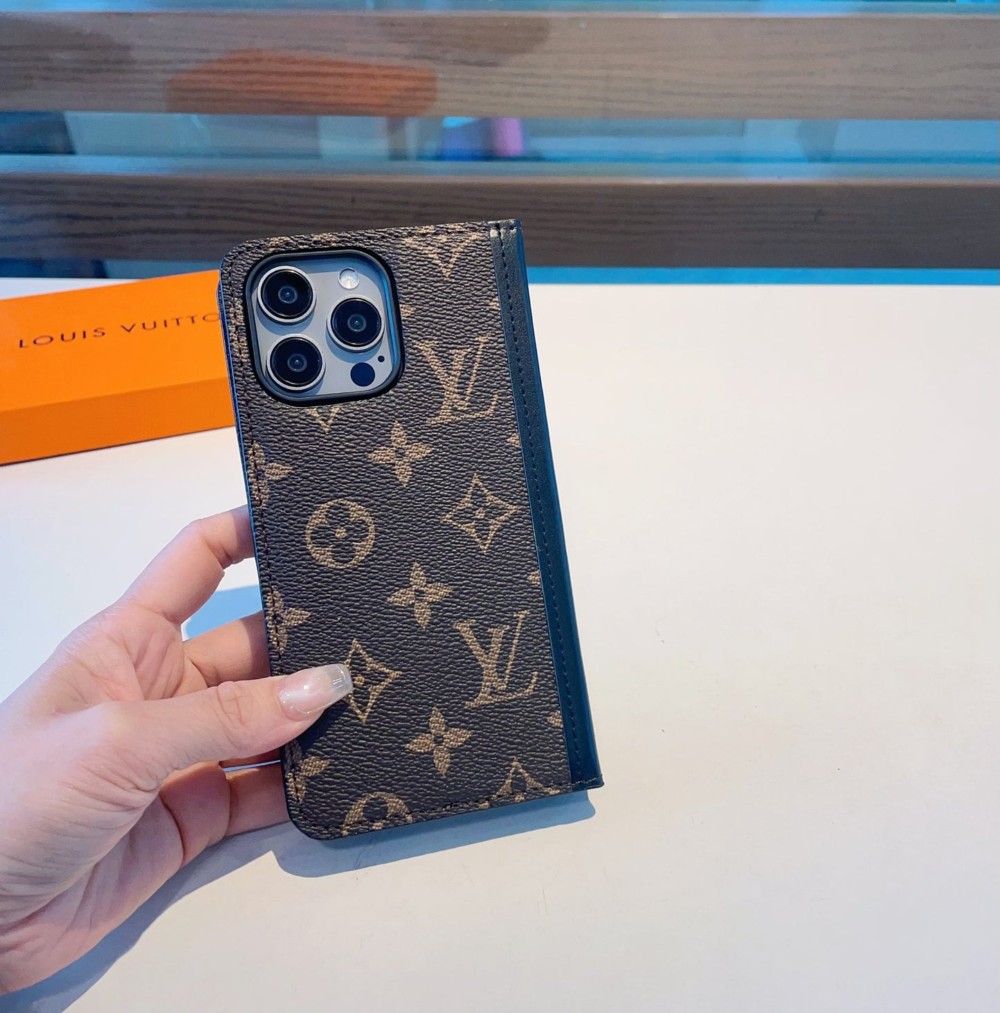 Luxury LV Wallet Holder Phone Case